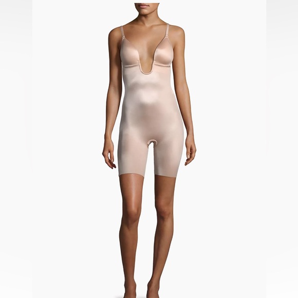 Spanx NWT Suit Your Fancy Plunge Low-Back Mid-Thigh Bodysuit- S- Saks Fifth Ave - Picture 2 of 4
